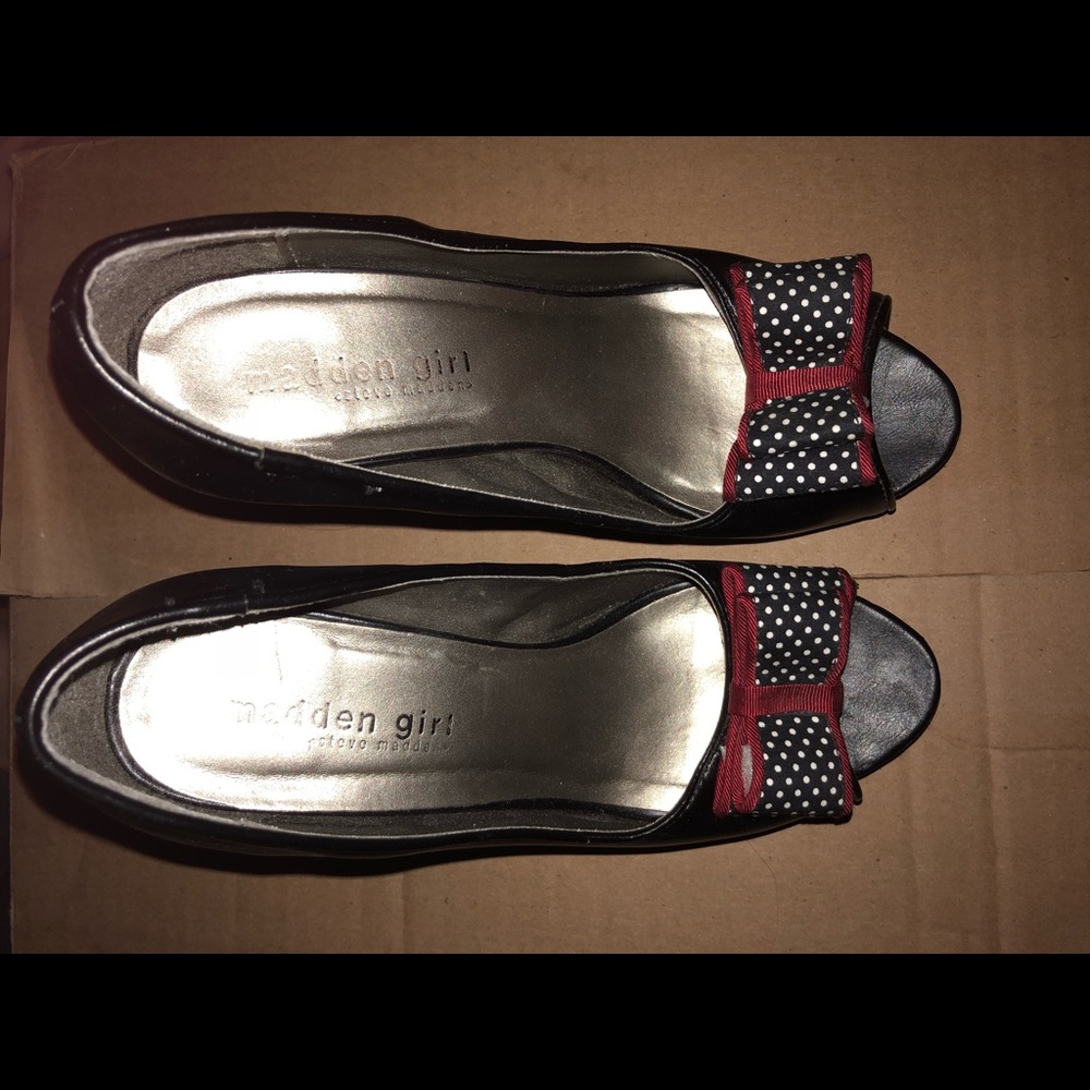 Madden Girl Pin-Up Style Peep Toe Heels 7.5
